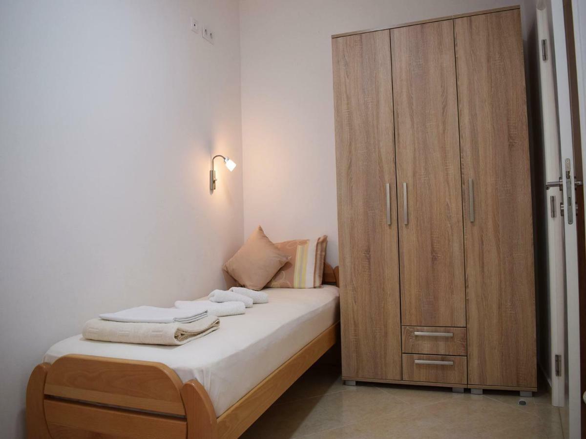 Iva Apartmani Tribalj Exterior foto